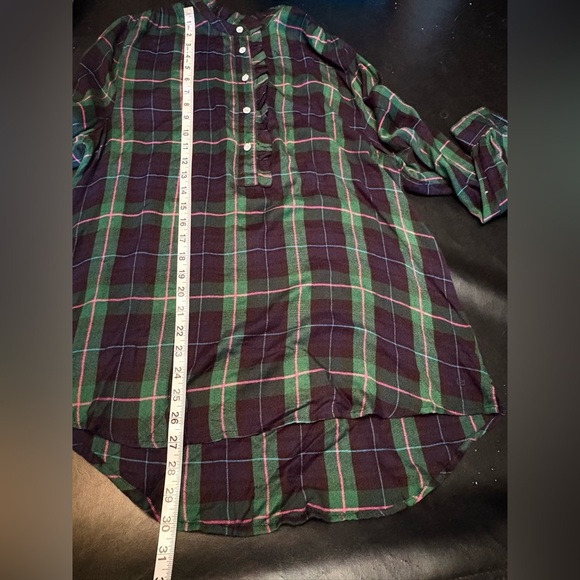Crown & Ivy Plaid Ruffle Henley size Small - Picture 11 of 12